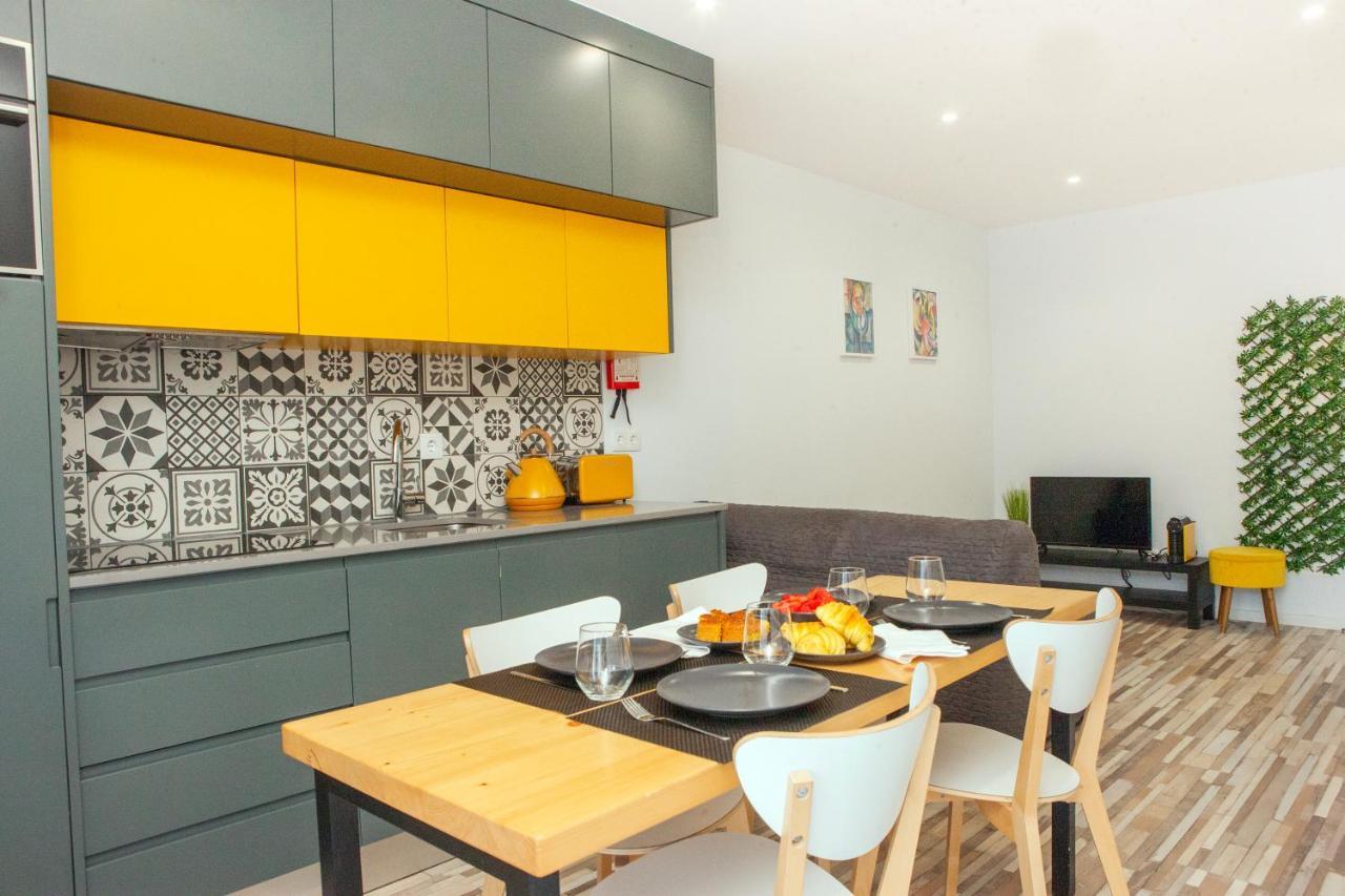 Host Wise - Amadeo Apartments บีลาโนวาเดกายา ภายนอก รูปภาพ