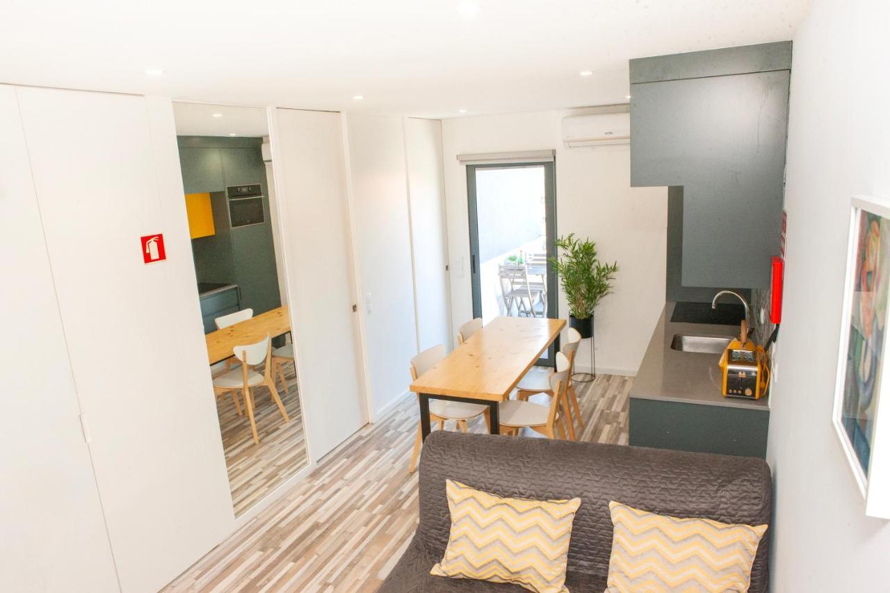 Host Wise - Amadeo Apartments บีลาโนวาเดกายา ภายนอก รูปภาพ