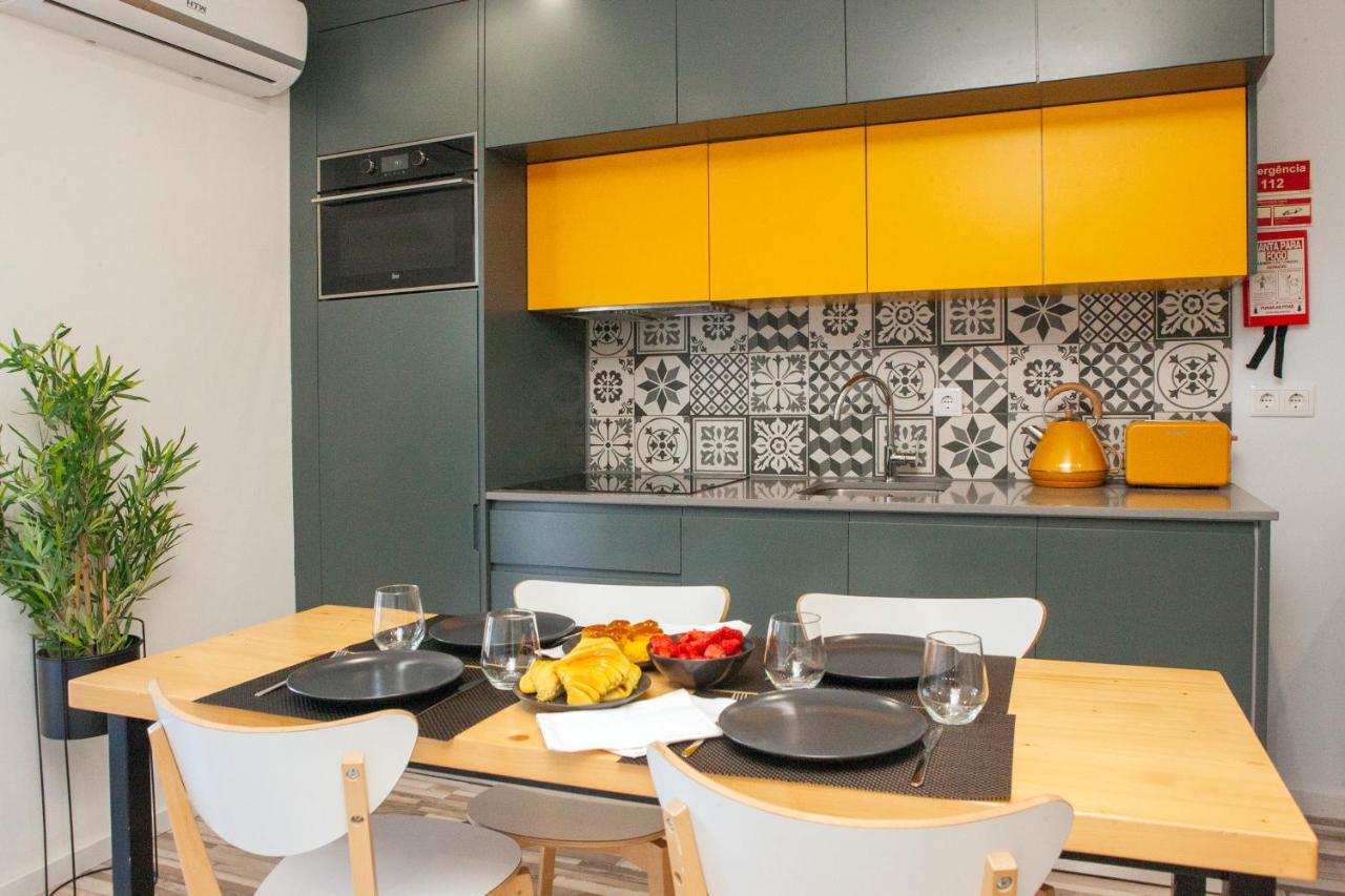 Host Wise - Amadeo Apartments บีลาโนวาเดกายา ภายนอก รูปภาพ