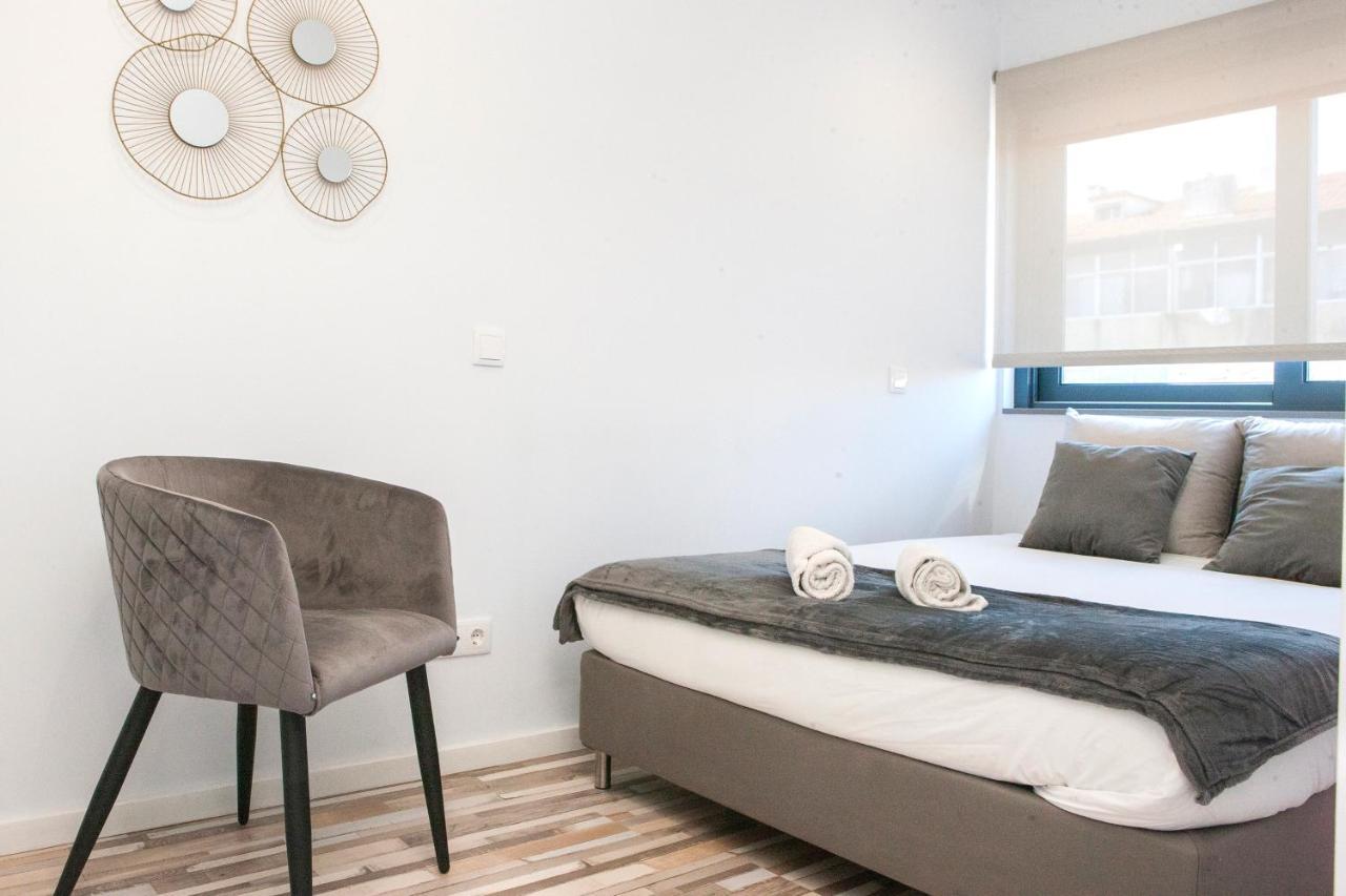 Host Wise - Amadeo Apartments บีลาโนวาเดกายา ภายนอก รูปภาพ