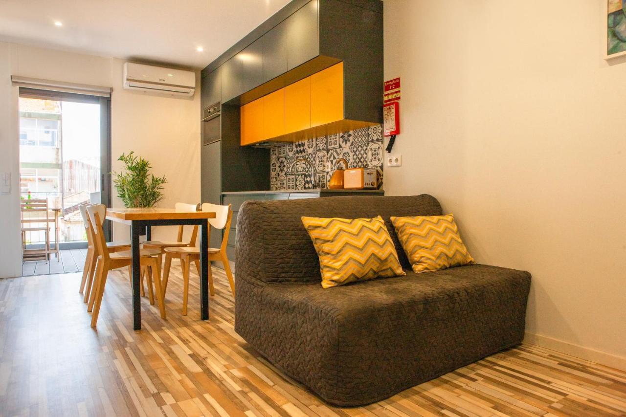 Host Wise - Amadeo Apartments บีลาโนวาเดกายา ภายนอก รูปภาพ